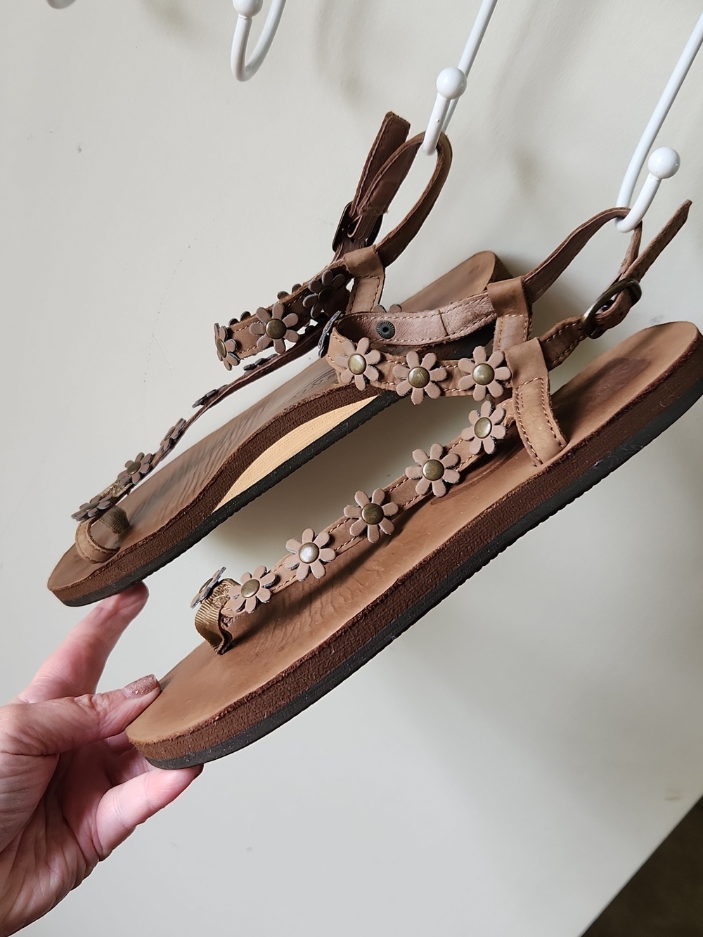 Rainbow Brown Floral Sandals sz 8 BOHO - Picture 2 of 16